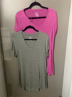 2 Hue Flowy Tunic  T-shirts